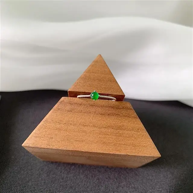 

Original New High Bingyang Green Chalcedony Egg Round Opening Adjustable Ring Elegant Charm Creative Retro Silver Jeweler