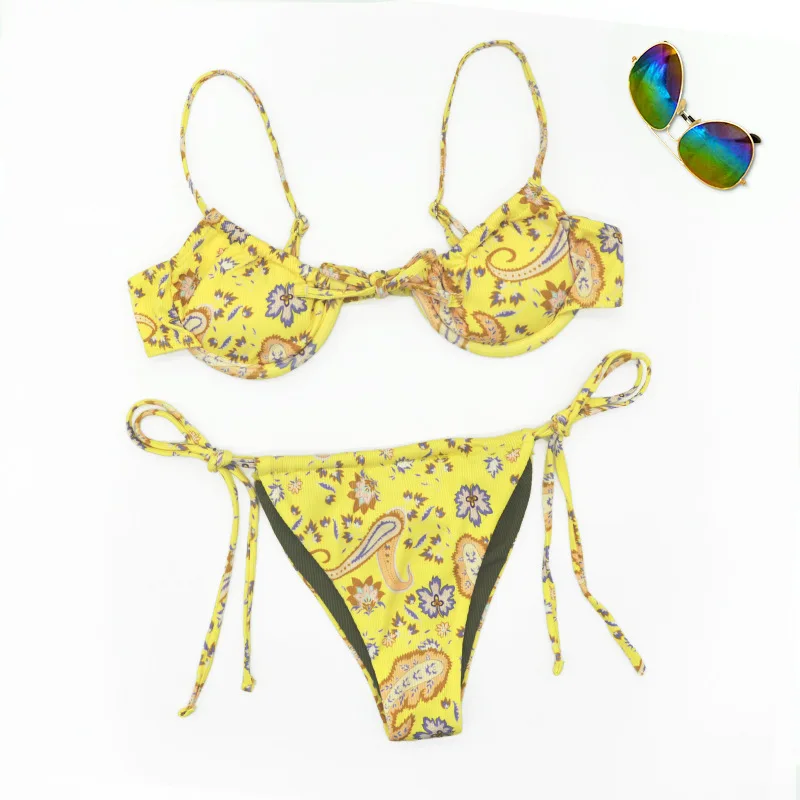 

Бикини пуш-ап в рубчик с цветочным принтом