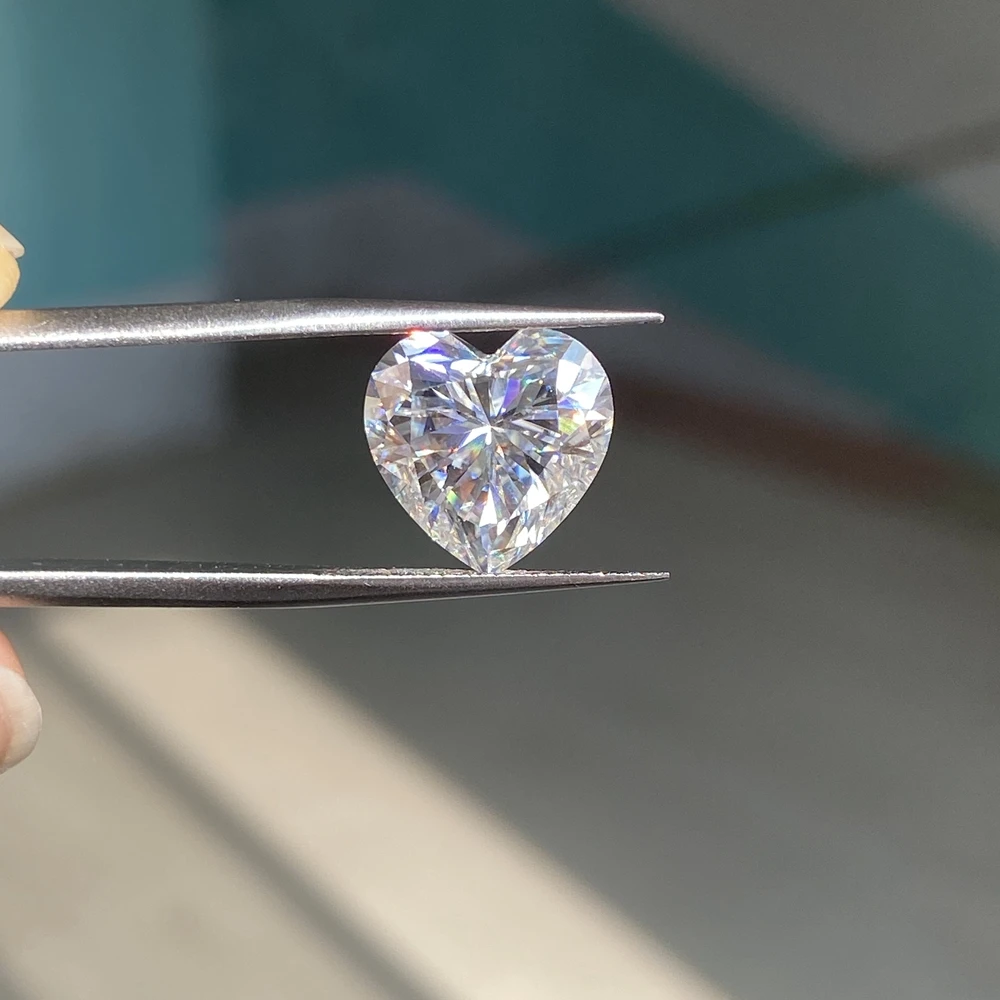 

Lab Created Heart Cut Moissanite Diamond 4x4mm To 14x14mm Stone D Color VVS1 Clarity For Jewelry