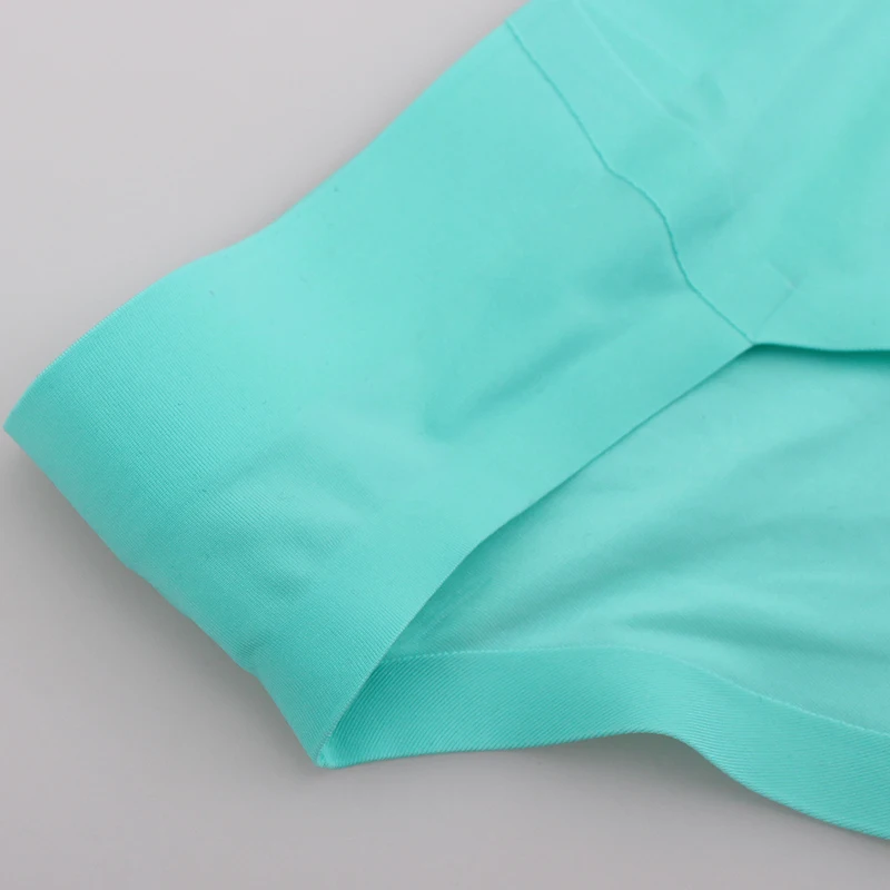 Бесшовное Мужское нижнее белье модные сексуальные шелковые трусы летние тонкие