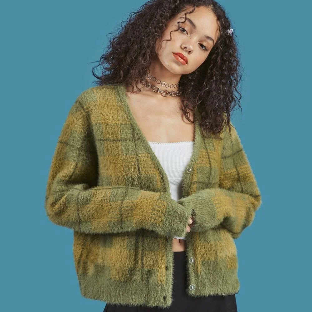 

Vintage Mohair Sweater Women Knitted Cardigans Harajuku Lazy Style Ladies V-Neck Button Fuzzy Plaid Cardigan Fluffy Knitwear Top