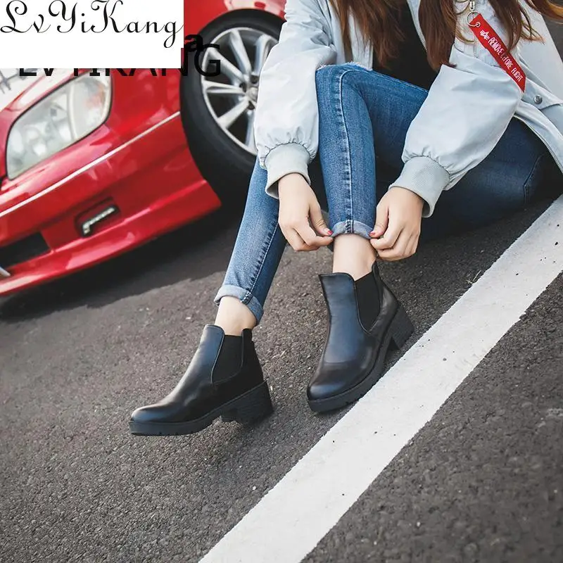 Новые Популярные стильные модные женские ботинки с круглым носком на толстой