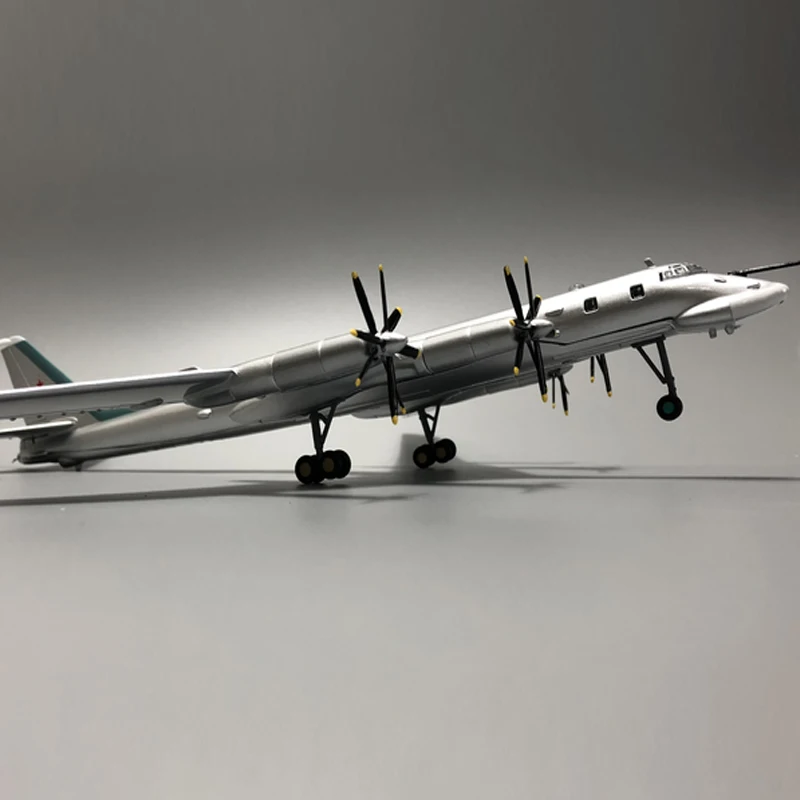 1:144 TU-95 российский большой дальности стратегический бомбардировщик истребитель