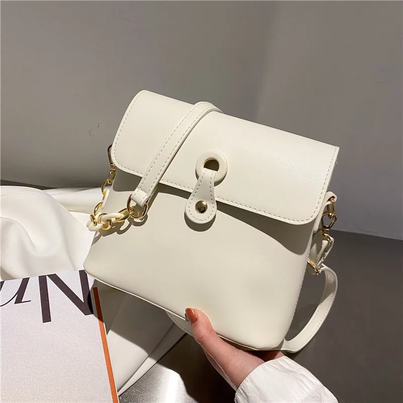

On the new simple solid color retro female bag 2021 spring and summer new style foreign fashion personality single shoulder mess