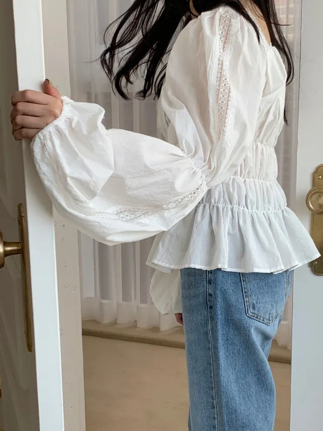 

Korean Chic Early Spring Lace Square Collar Niche Design Bishop Sleeves Top All-Match and Sweet Younger Shirt