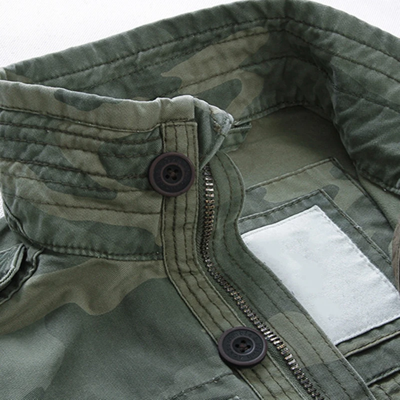 Мужская джинсовая куртка камуфляжной расцветки спортивная в стиле милитари с