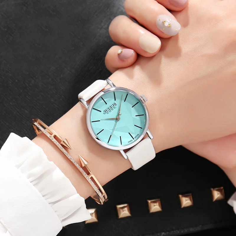 

Women Luxury Wristwatch White Lady Noble Leather Band Hour Teen Quartz Watch Female Casual Time Girls Clock Beautiful Gift Wacht
