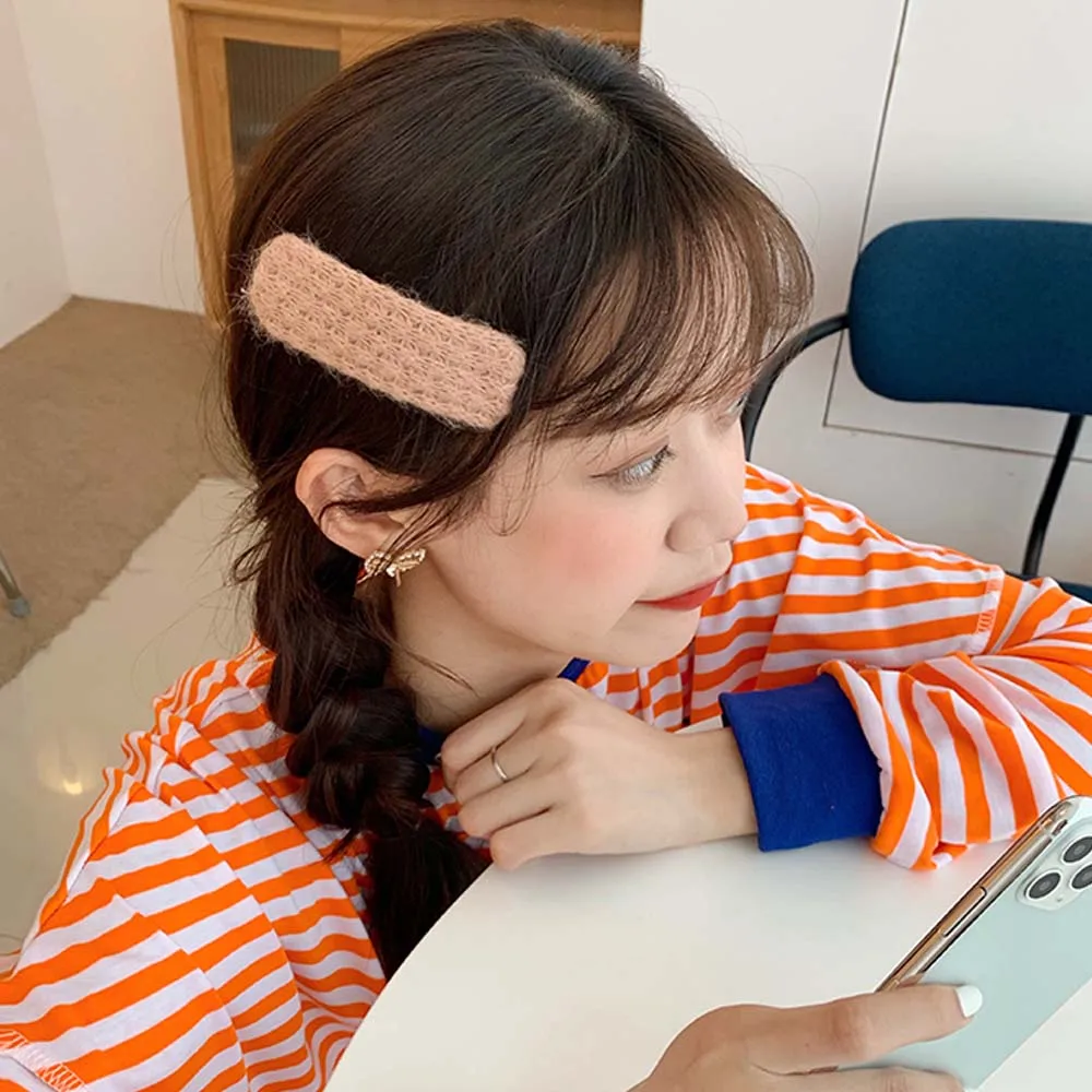 Заколка для волос шерстяная осенне зимняя| |