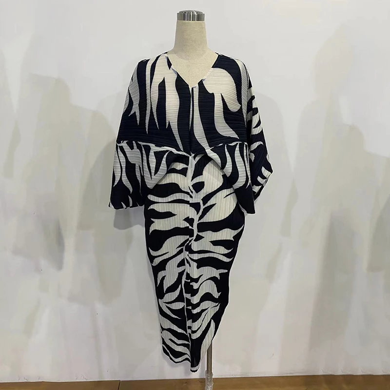 Женское плиссированное платье LANMREM разноцветное с рукавами летучая мышь