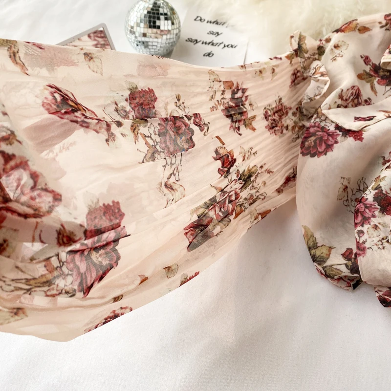 Женская шифоновая блузка с рукавами-фонариками V-образным вырезом и цветочным