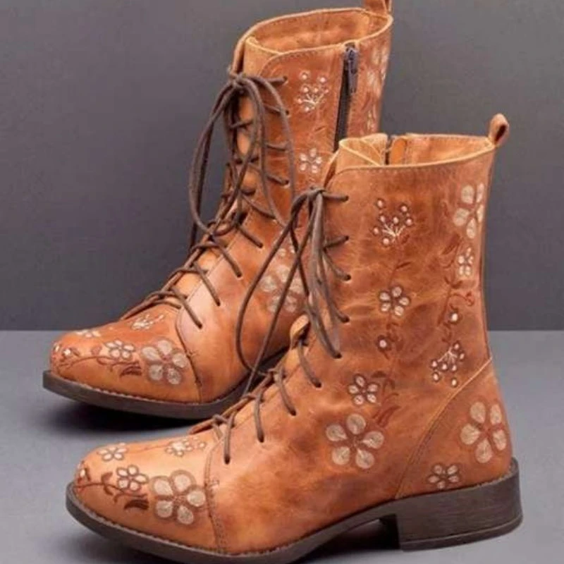 

2021 New Women Fashion Pu Embroidery Decor Lace Up Square Heel Thick Bottom Round Head Casual Women Boots Are on Sale 5KE357