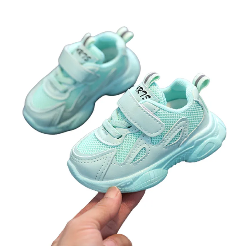 

2021 spring and autumn new solid color breathable boys and girls Velcro candy soft sole lightweight solid sports running shoes