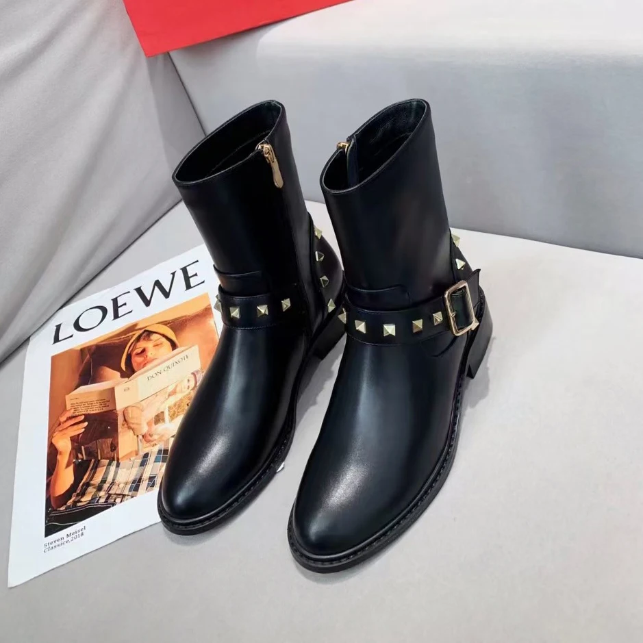 

Женские ботинки из натуральной кожи, на низком каблуке