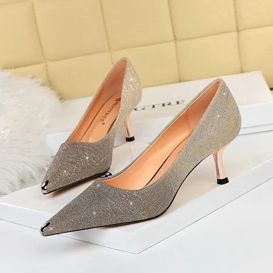 

Metal Decoration Pointed Toe Women Shoes Bling Sequined Cloth Slip On Woman Pumps Ladies Party Wedding Shoe Pink Sexy High Heels