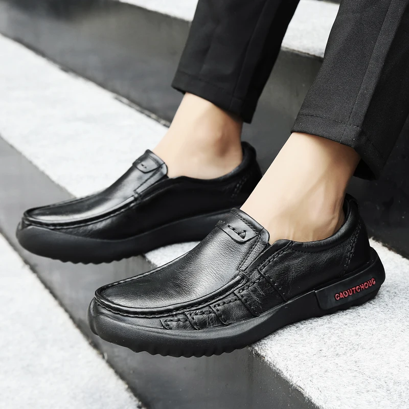 Мужские туфли из натуральной кожи лоферы на плоской подошве без застежки уличные