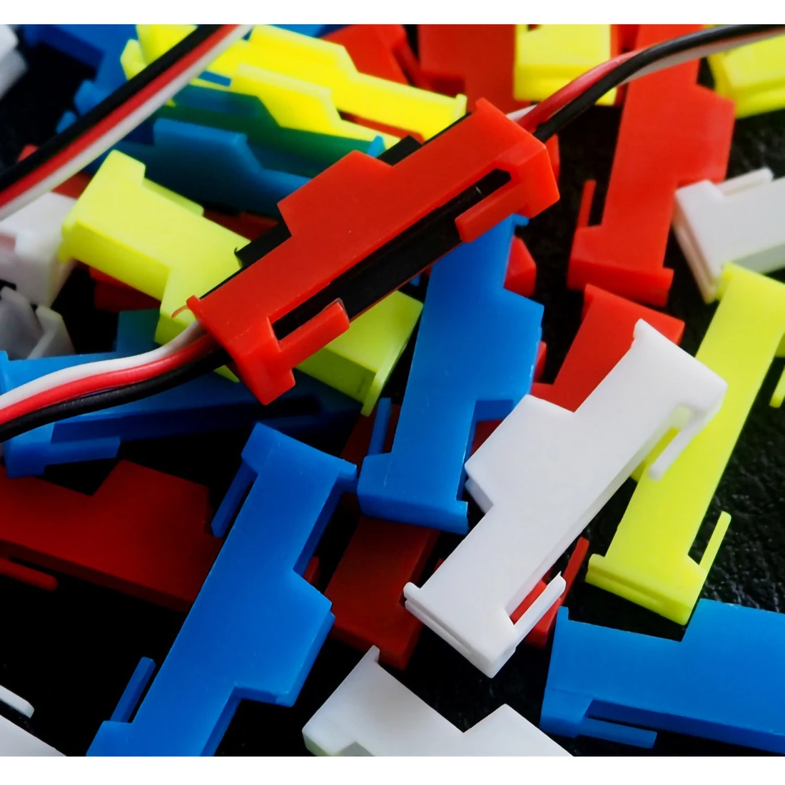 

Удлинительный кабель с сервоприводом, зажим для контроллера полета, застежка для штекеров, фиксирующий держатель для радиоуправляемого др...