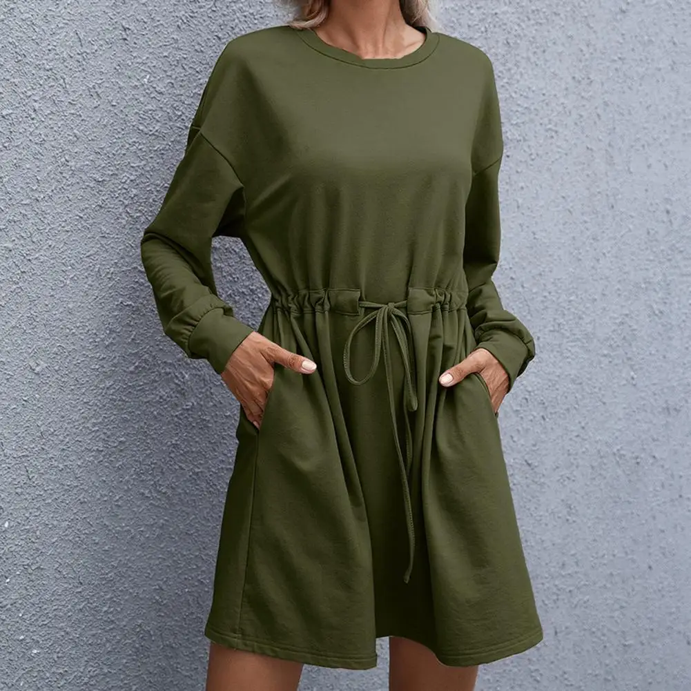 

Женское платье с круглым вырезом, длинным рукавом и поясом