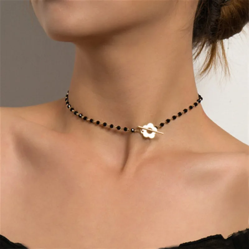 

Fashion Minimalist Black Crystal Beaded Necklace Simple Hip-hop Flower OT Buckle Clavicle Chain Female Suitable For Party Dance
