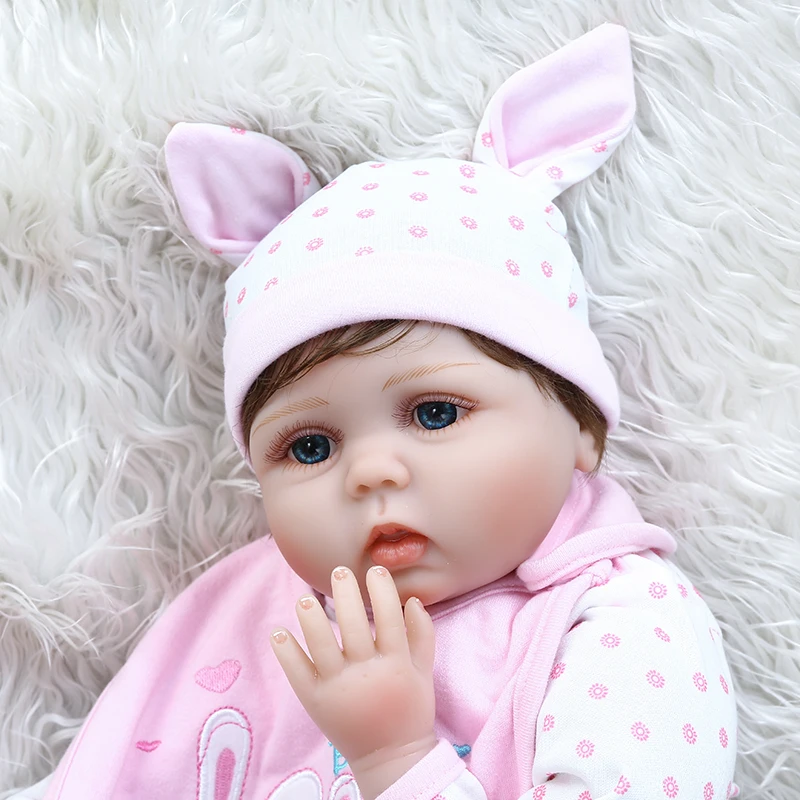 55 см реалистичные reborn baby doll Мягкие настоящие милые детские девочки в розовом кроличьем платье высокое качество силиконовые взвешенные куклы
