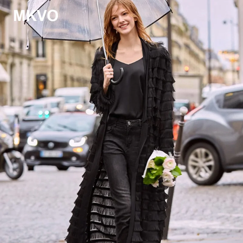 Пальто женское черное белое с кисточками длинным рукавом Ретро среднего размера