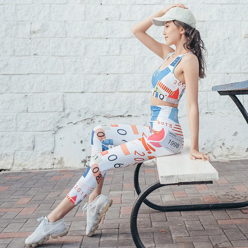 

Платье Для Йоги Женский костюм оптовая продажа 2021 спортивные штаны для йоги персиковый Топ для хип-Йоги Женский комплект из двух предметов ...