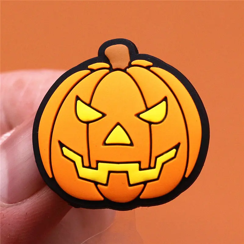 Original PVC Croc Shoe Charms NEW Skeleton Cartoon Bus Alien Pumpkin Lantern Slippers Decorations for Jibz Kids Party Gifts U196