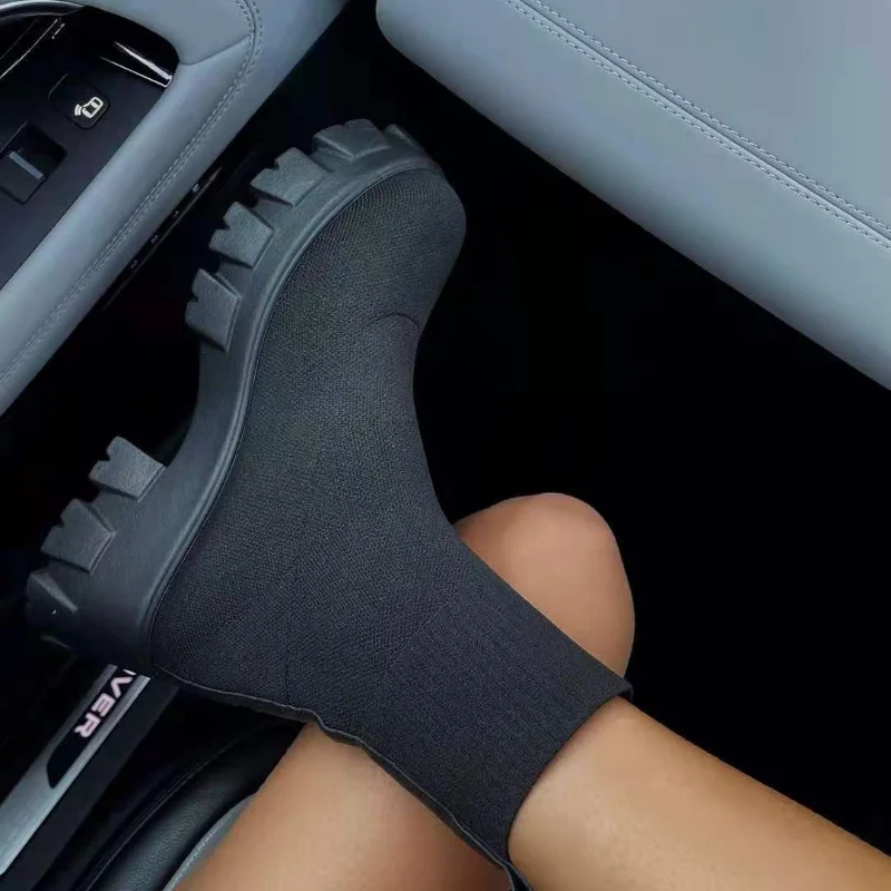 Chaussettes De Couple pour femmes, nouvelles chaussures d'automne et d'hiver à semelles épaisses, décontractées, grandes tailles, bottes courtes tricotées, rouges  (0)