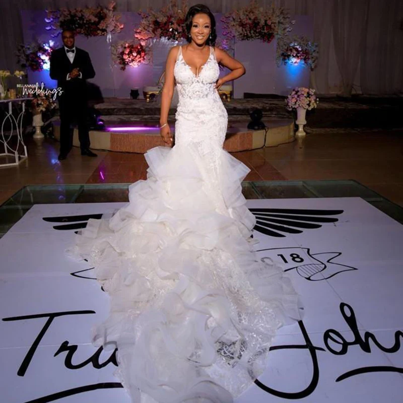 

Женское свадебное платье-Русалка It's yiiya, белое платье с каскадными оборками, V-образным вырезом, открытой спиной и шлейфом на лето 2019