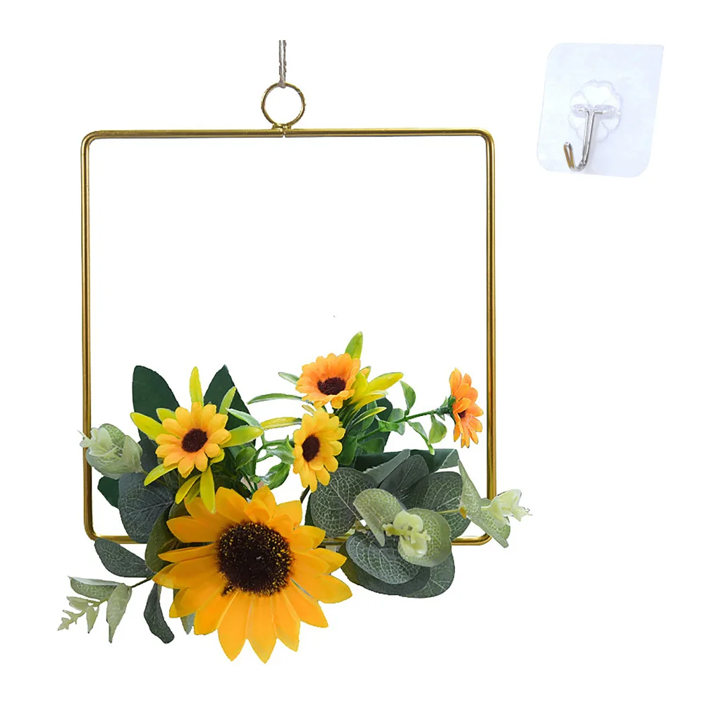 

Искусственный цветок из кованого железа с буквами