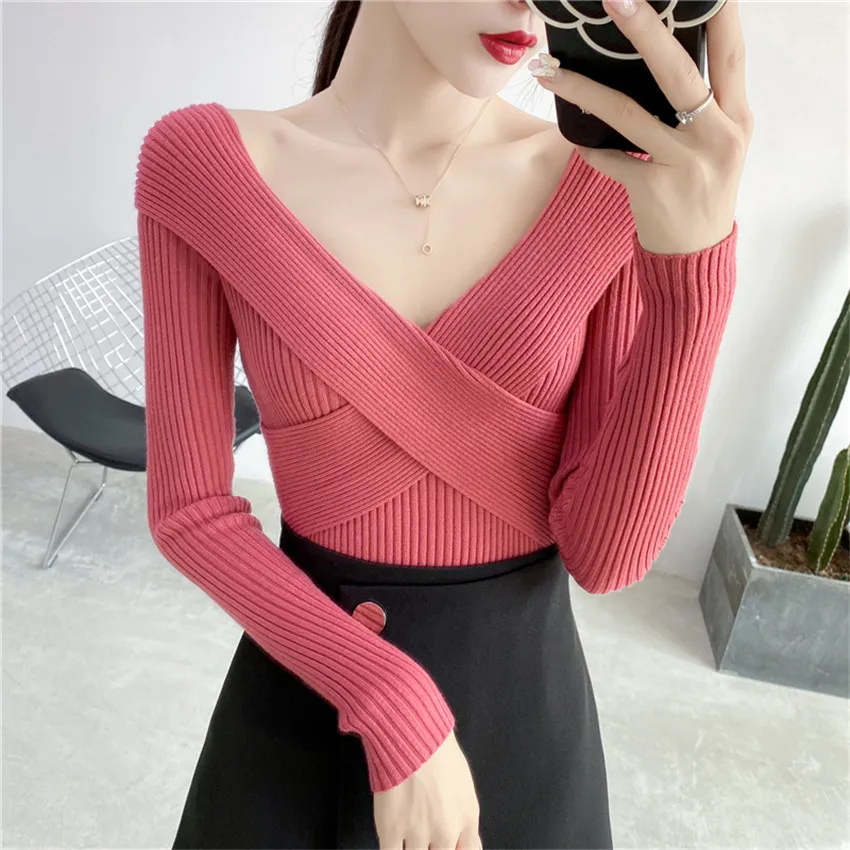 

Женский трикотажный пуловер с воротником-лодочкой, с открытыми плечами