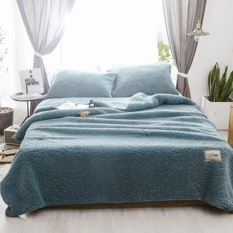 Мягкие теплые зимние одеяла с наволочками многофункциональный плюшевый