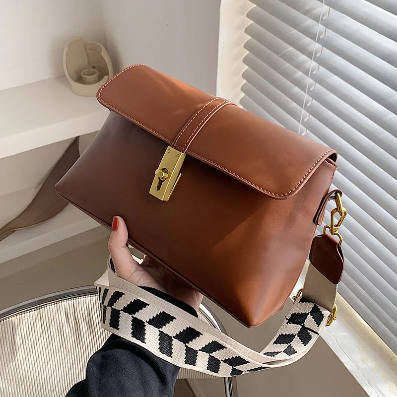 

SWDF Small PU Leather Solid Color Crossbody Shoulder Bag for Women 2021 Trendy Fashion Luxury Travel Branded Handbags and Purses