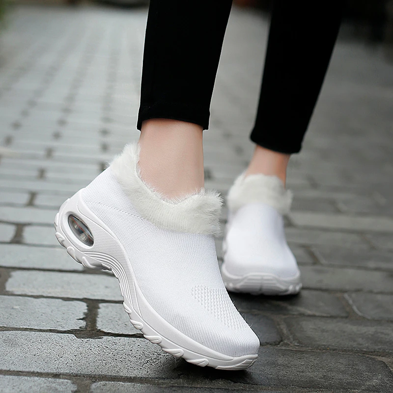 Зимняя спортивная обувь женские кроссовки с теплым мехом и плюшевой подошвой для