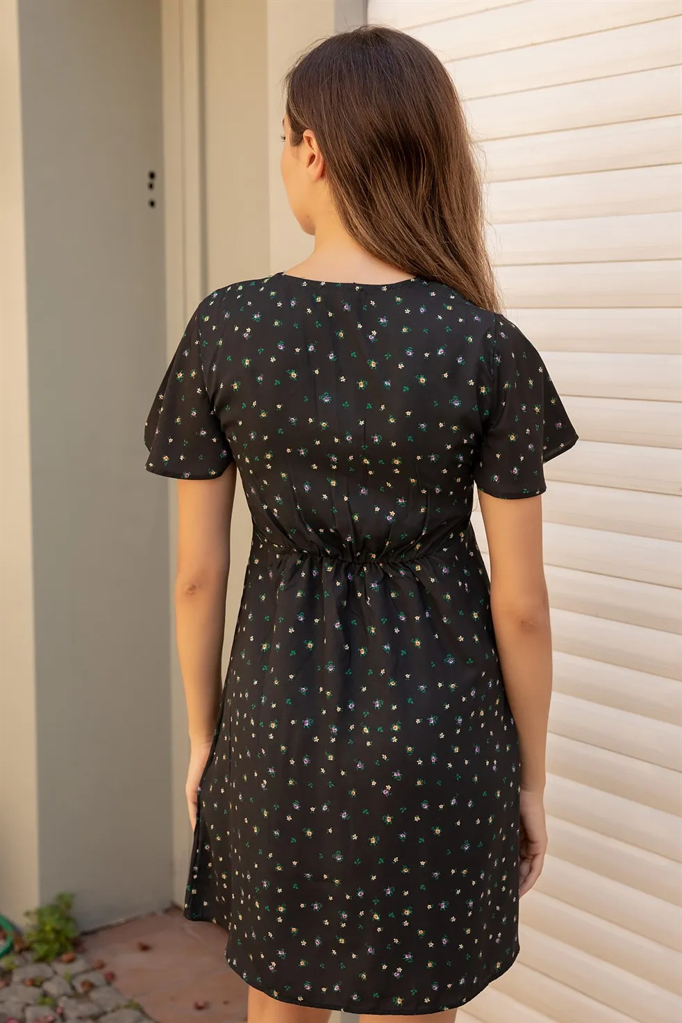 

Collar Button Floral Dress-BLACK