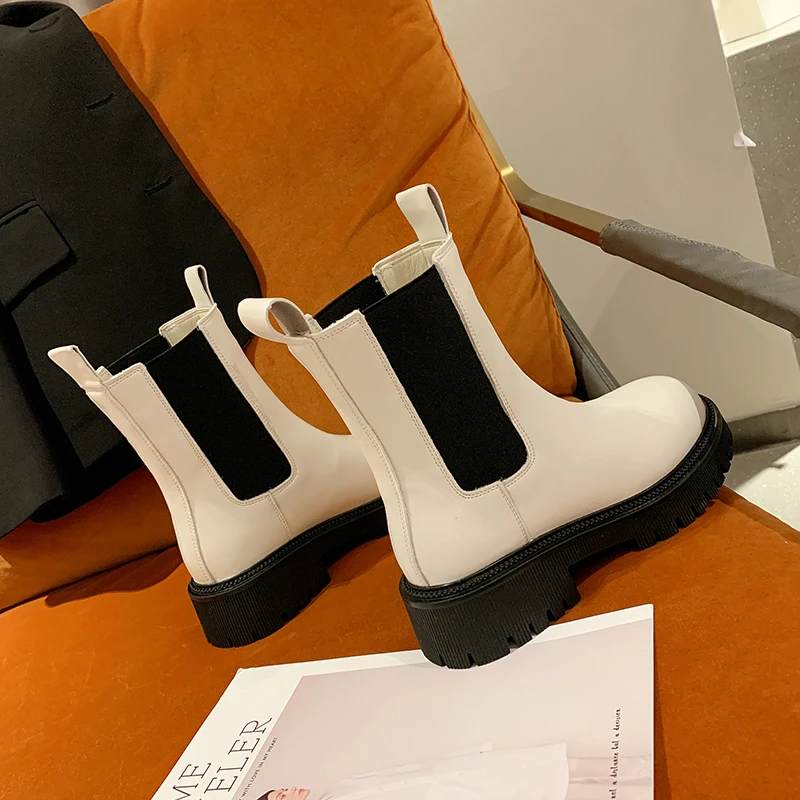 

Ботинки Челси женские черные/белые, полусапожки на платформе с круглым носком, без застежки, искусственная кожа, выразительная обувь