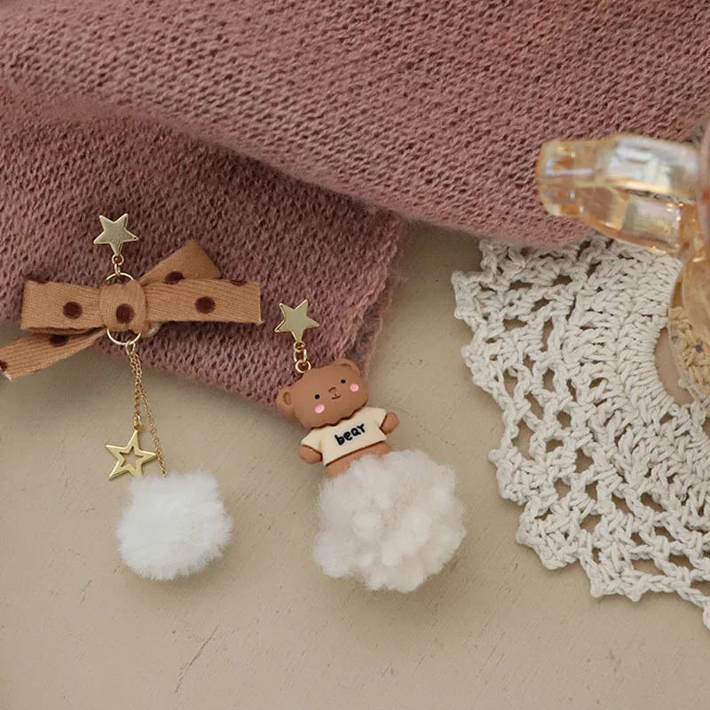 

Autumn and Winter New Cute Plush Bear Warm Coffee Color Bow Earrings Temperament Gentle Fur Ball Earrings Earrings Women