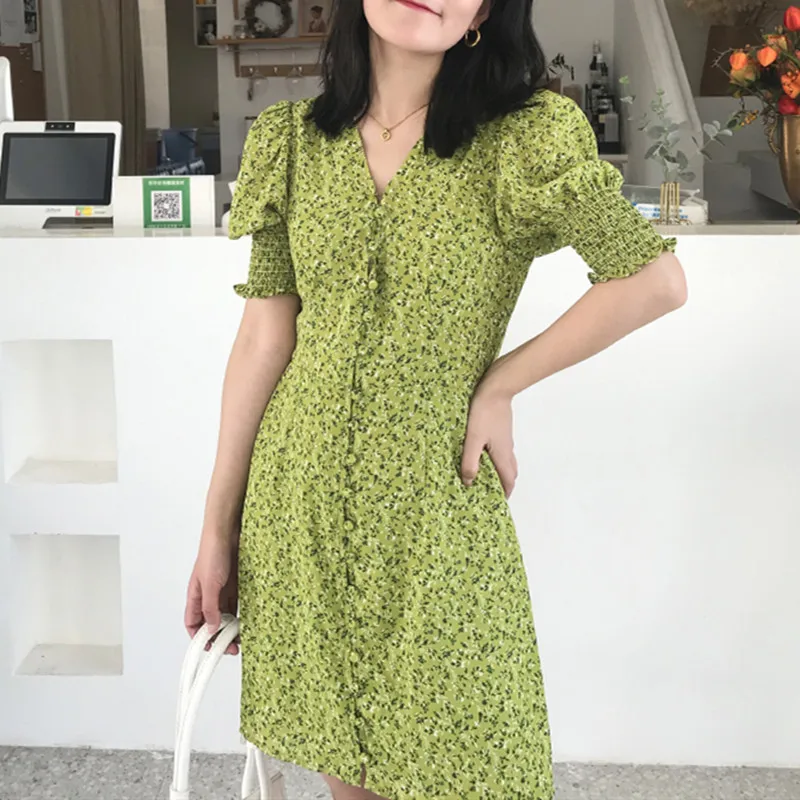 Женское мини-платье с коротким рукавом-фонариком и пуговицами весна-лето 2020 |