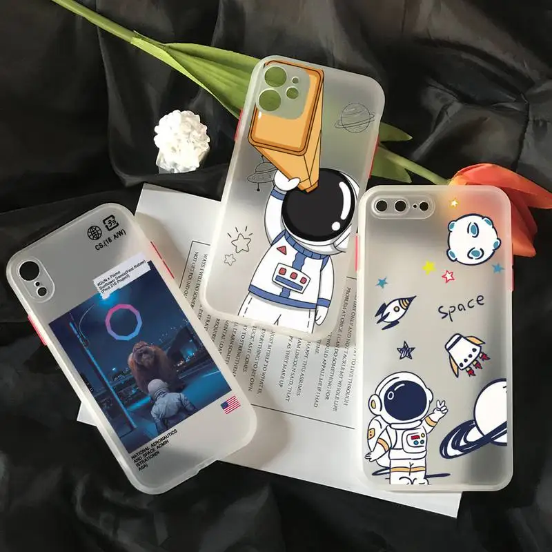 

For Men Cute Astronaut Telephone Clear Case For Iphone 7 8 Plus X Xs Max Xr 11 12 Mini Pro Max TPU Cover