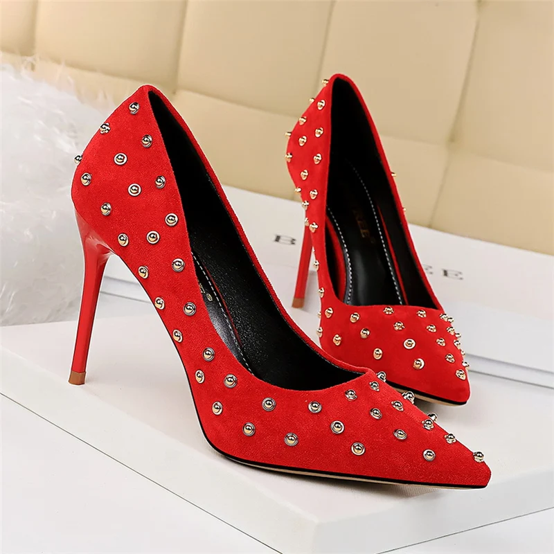 

MPD Women's Fashion Pointy Suede Rivets Decorate Personalized High Heels Sexy Joker Shallow Banquet Stiletto Heels Womans Shoes