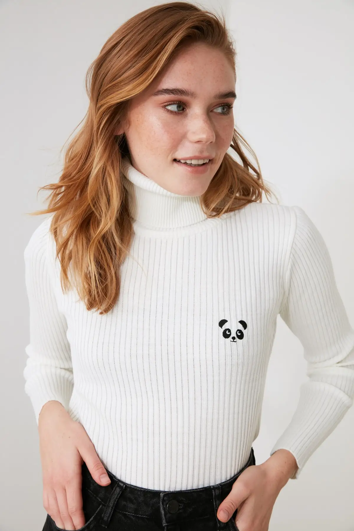 

Trendyol Embroidered Knitwear Sweater TWOAW21KZ2699