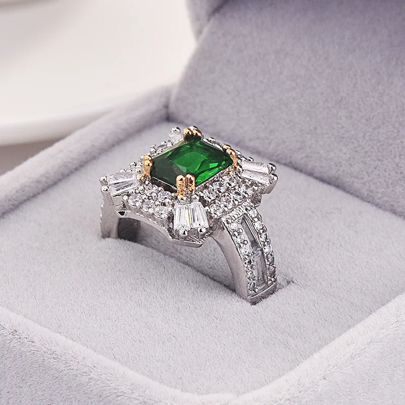 

2021 New Luxury Green Color Princess 925 Sterling Silver Engagement Ring For Women Lady Anniversary Gift Jewelry Wholesale R5476