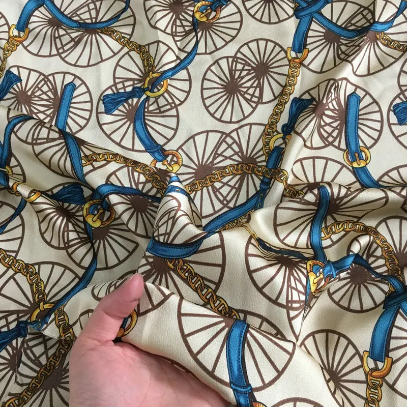 Карета и цепочка с лошадью напечатанная эластичная атласная ткань tissu au meter яркий
