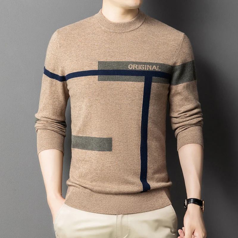 

Мужской пуловер, свитер с полувысоким воротником и кашемировая приталенная жаккардовая вязаная куртка в полоску на осень и зиму.