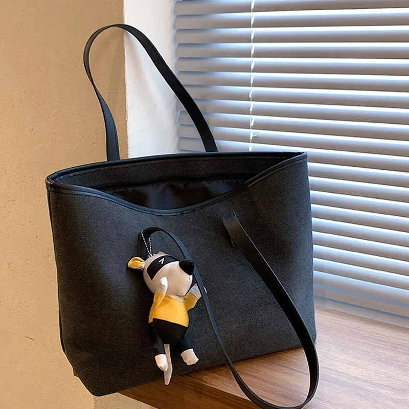 

High Quality Oxford Cloth Tote Bags For Women 2022 Winter New Fashion Ladies Handbags With Pendant Large Capacity Shoulder Bag