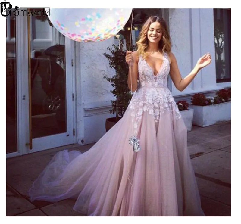 Лиловый Тюль с V образным вырезом аппликациями и цветами а силуэт свадебное