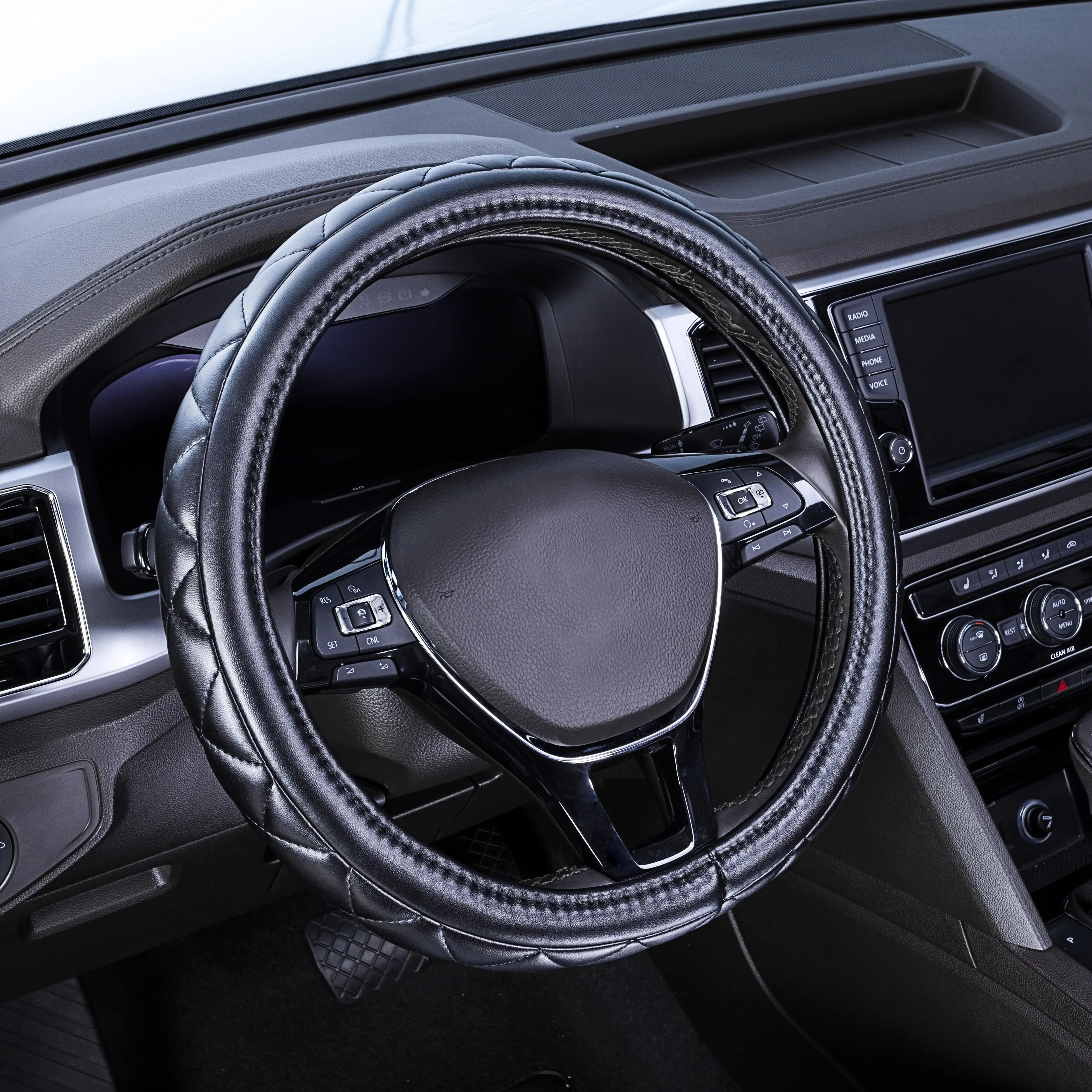 

Higher Technology universal truck car steering wheel 3D quilting leather steering wheel cover