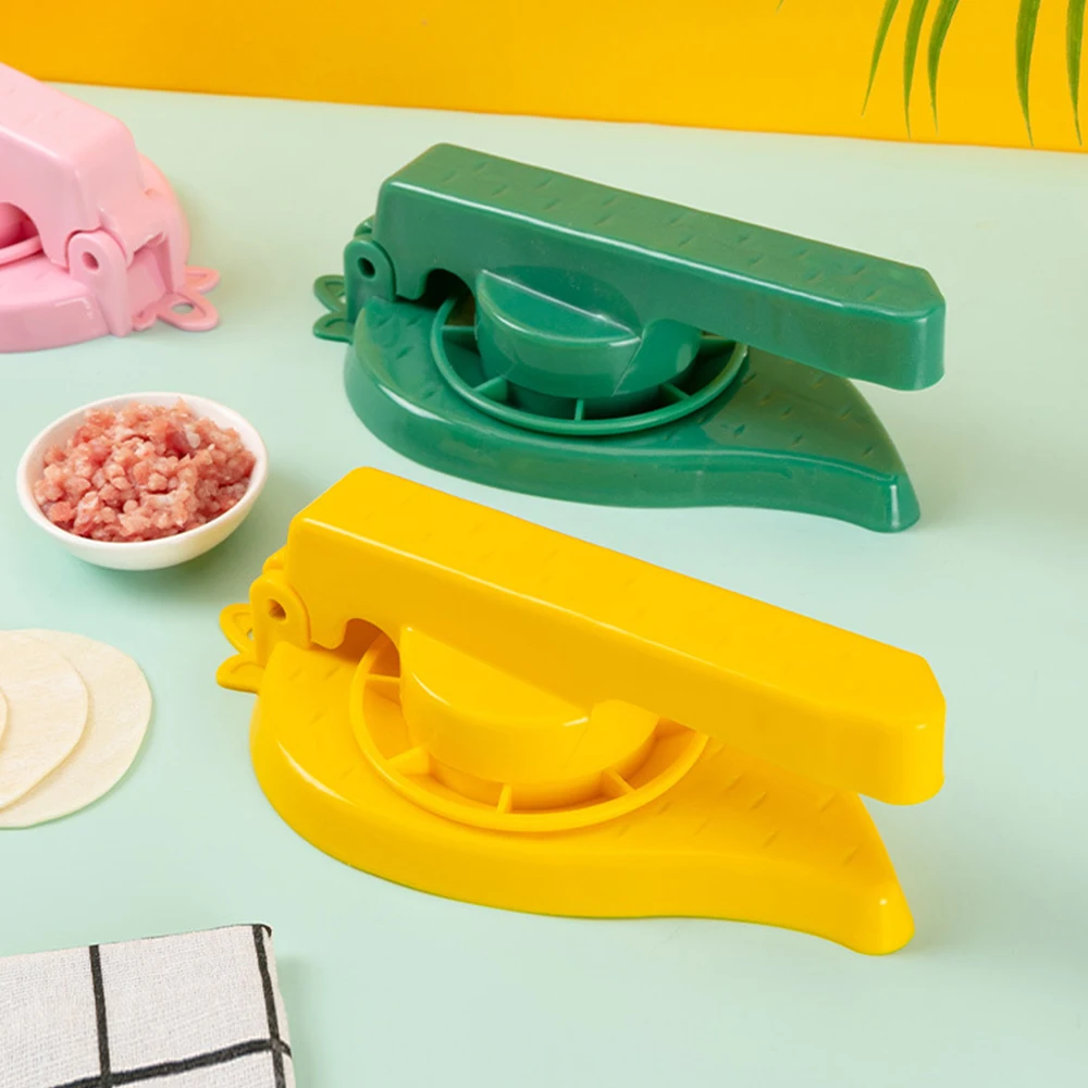 

Китайский новогодний прессованный артефакт для лепки пельменей кухонный ручной прижимной Инструмент для лепки пельменей Бытовая прессова...
