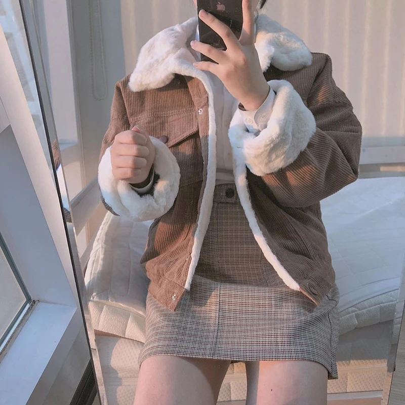 Женская Вельветовая куртка большого размера зимняя длинная из коричневого