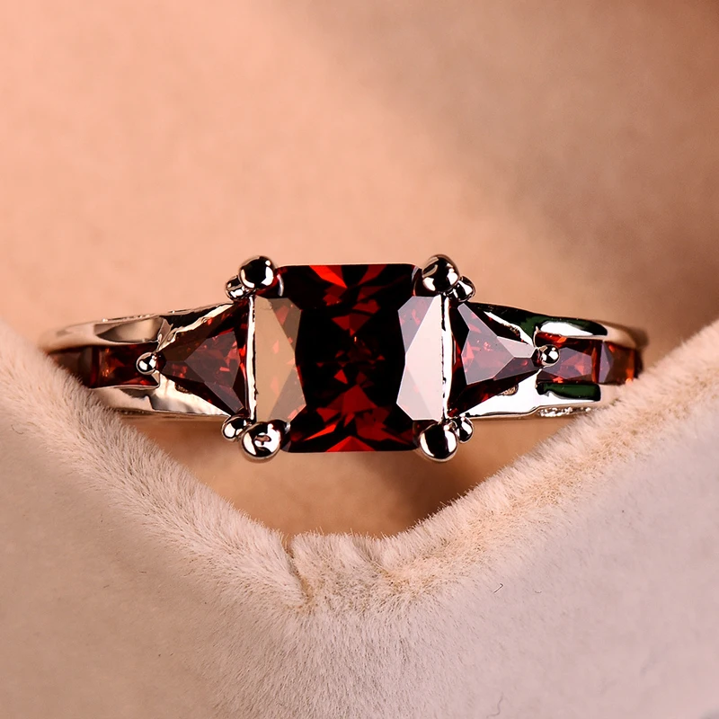 Женское Обручальное вечерние ЦО с красным рубином и сапфиром размеры 6 7 8 9