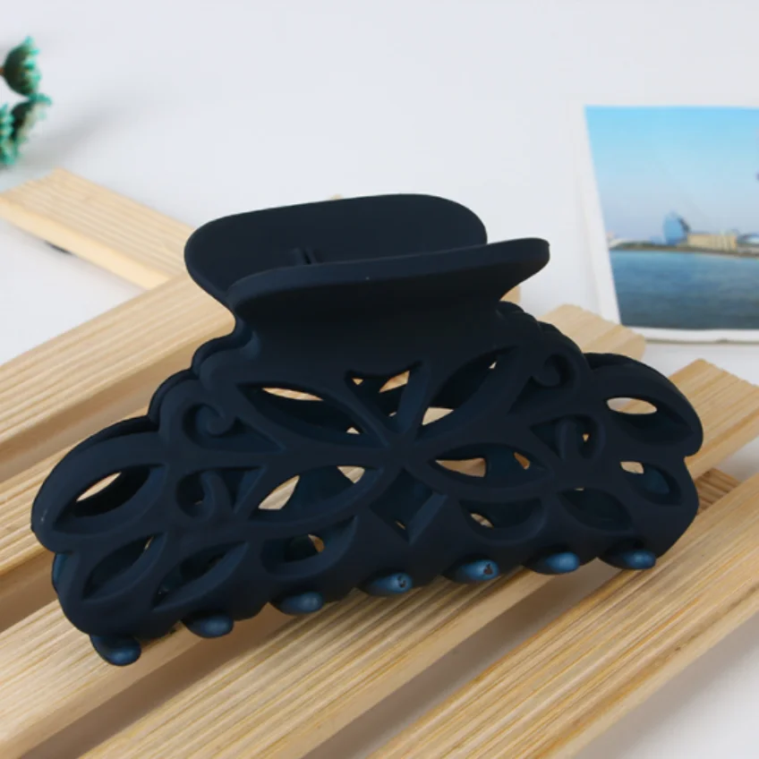 

Hair Claw Clips Arrival Hairdress Accessories Women Scrub Black Plastic Hollow Out Carving Crab For Hair Large Size Hair Clamps
